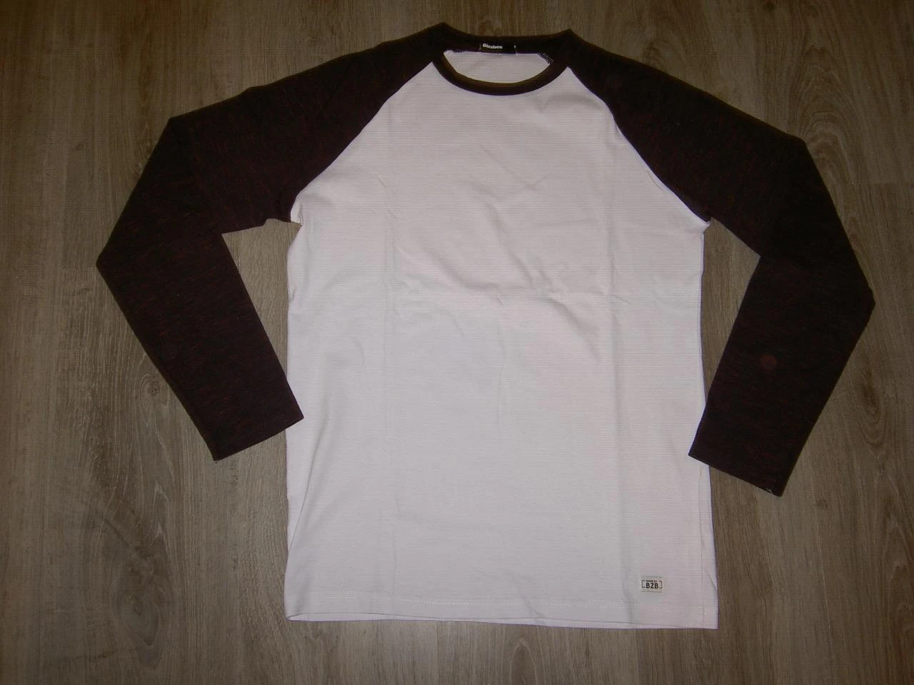 CAMISETA ML BRANCA E PRETA CHINA - BIZZBEE - TAMANHO XS - n°01 – photo 4